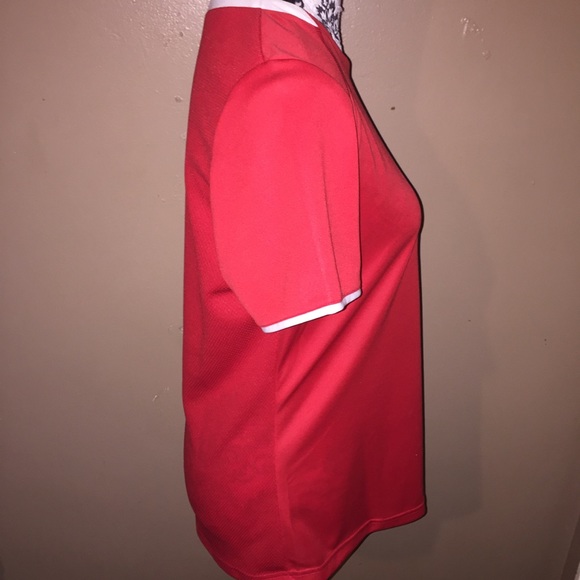 Nike Athletic T-Shirt - Picture 2 of 4